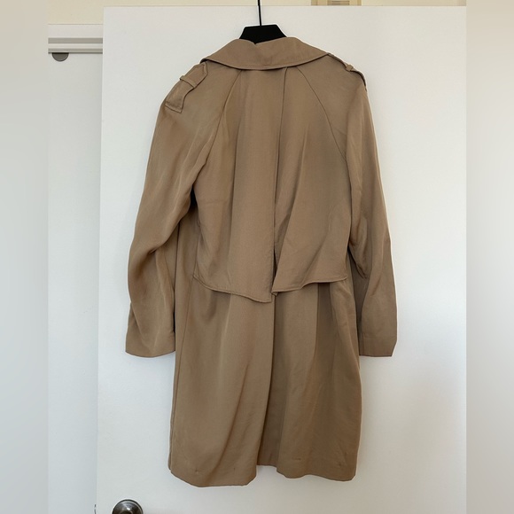Double-breasted trench coat - Picture 2 of 2